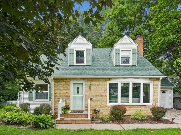 701 Spruce Ct, Davenport, IA 52803