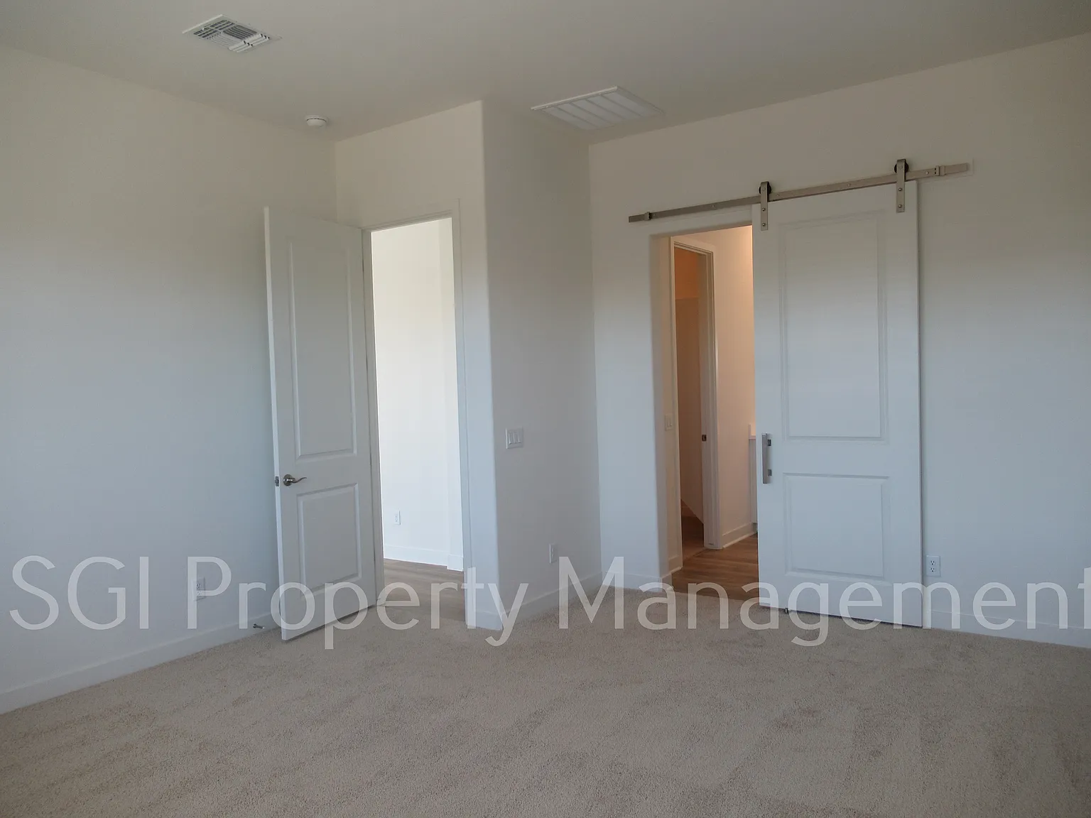 Brand New 4 Bedroom Mesa Home!! — Photo 3