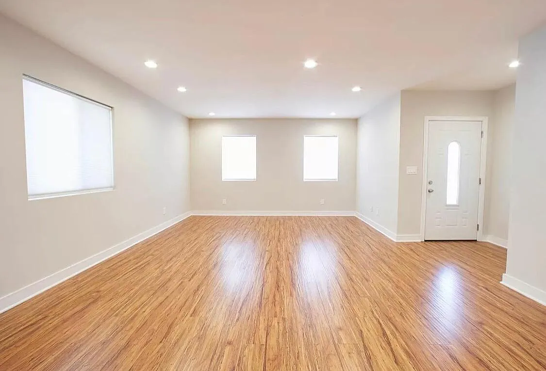 Building Photo - 4838 W 18th St #4838