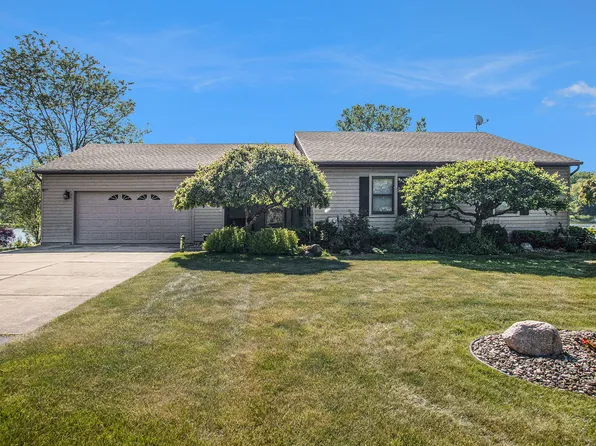 407 Midlakes Blvd, Plainwell, MI 49080