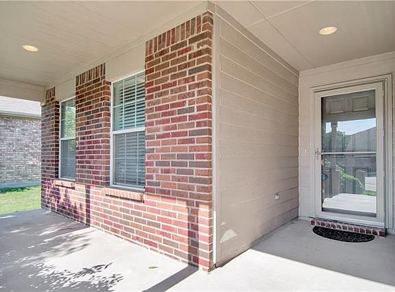 3rd image of 10408 Jaybird Dr