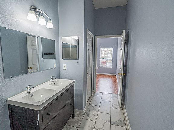 4th image of 6087 Maggies Cir Unit 105