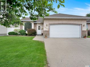 7002 Maple Wood Cres, Regina, SK S4X4J9