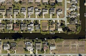 2nd image of 410 SE 30th Ter