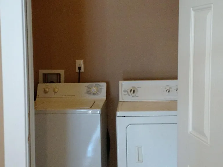 444 Elm Ave SW — Photo 23