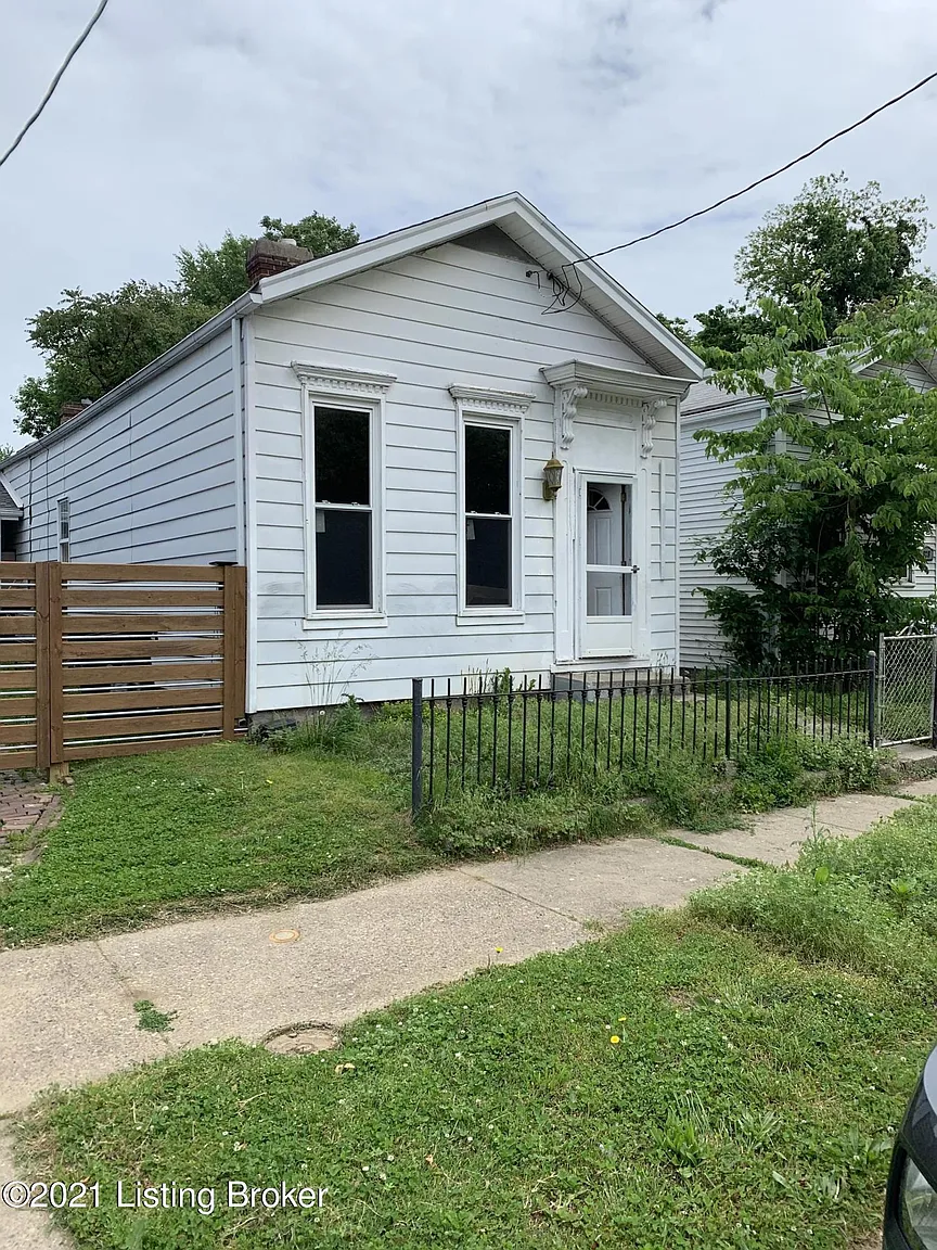 927 Mary St photo 1