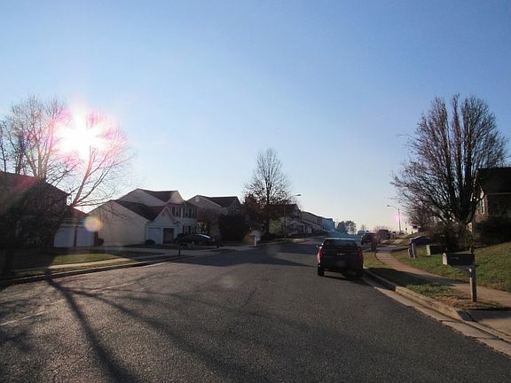 5th image of 9803 Hickoryhurst Dr