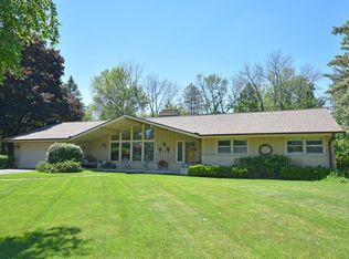 11917 N Springdale Ct, Mequon, WI 53092