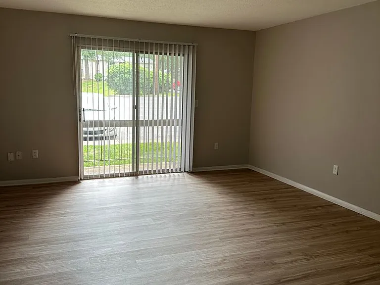 2230-42 E Sunderland Rd — Photo 6