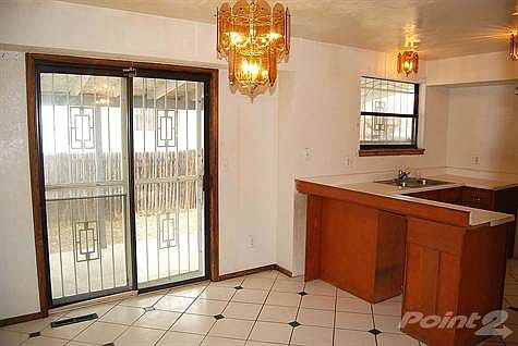 Kitchen & Eating Space\n