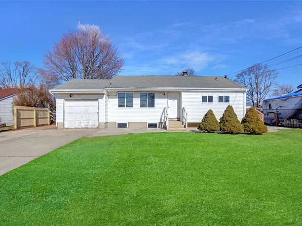 127 2nd Avenue, Brentwood, NY 11717