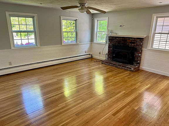 5th image of 104 Short St