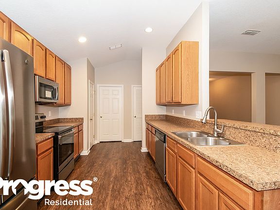 5th image of 579 Arborwood Dr