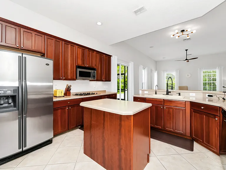 Kitchen with counter
