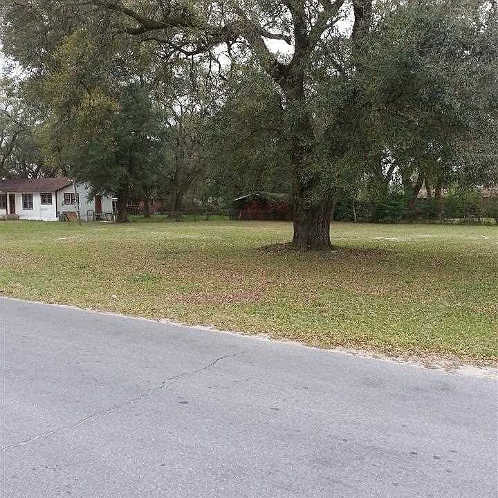 2nd image of 6000 Chicago Ave