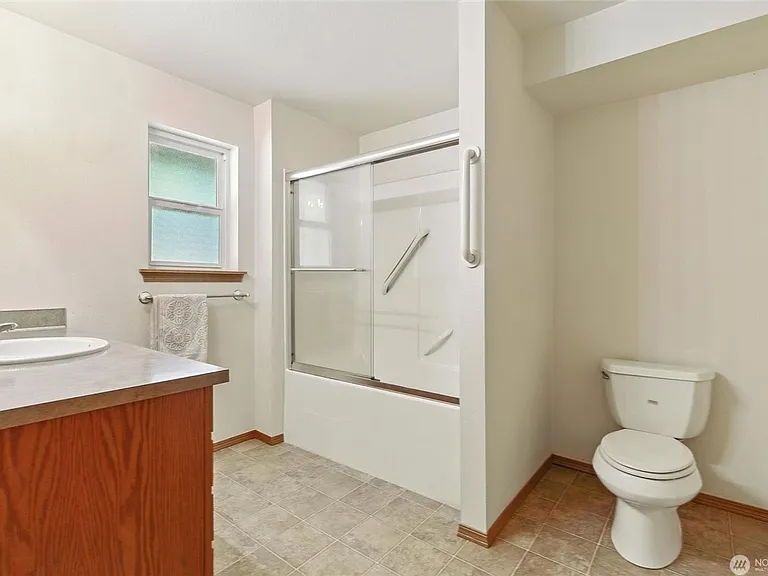 470 E Rasor Rd — Photo 7
