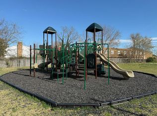 Christopher Crossing, Newport News, VA 23601