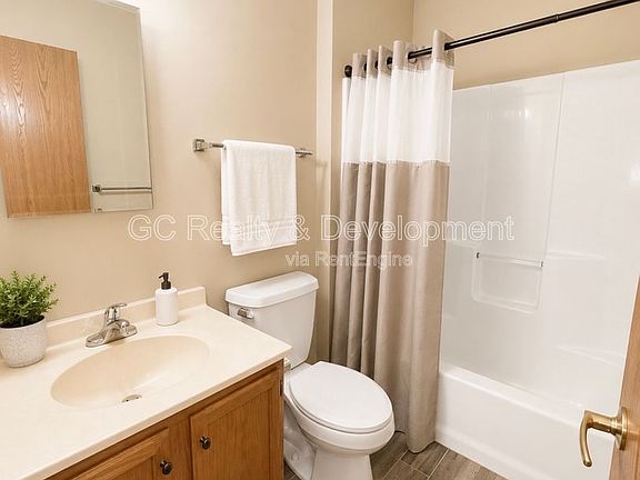 5th image of 57 E Hattendorf Ave APT 301