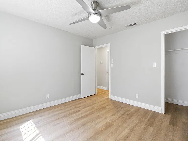 329 N Diana St #102 — Photo 4