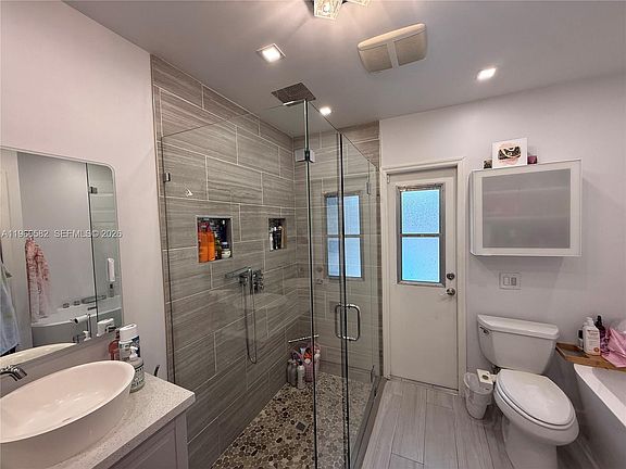 5th image of 20888 Sugarloaf Ln