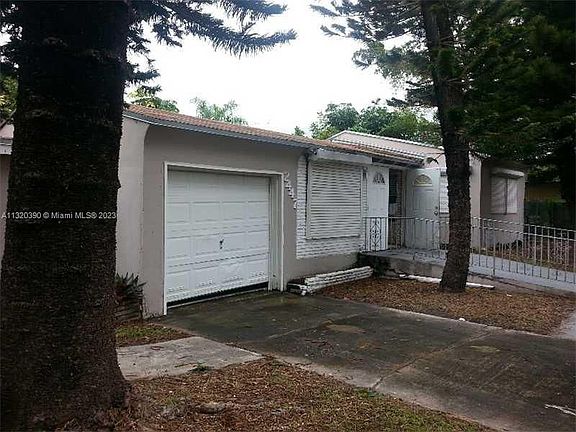 2nd image of 2447 Pierce St #3