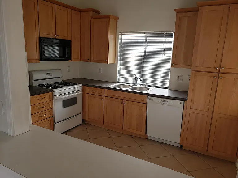 7037 Morales Cir — Photo 5