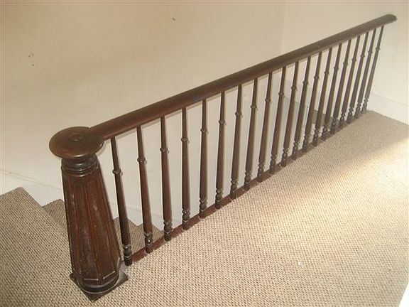 Upper banister