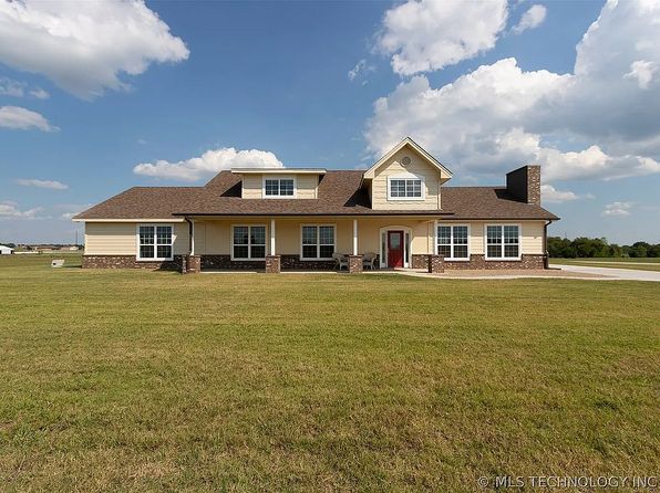 19405 Carriage Ct
