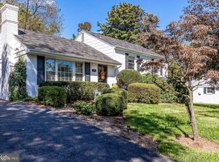 2210 Reddfield Dr, Falls Church, VA 22043