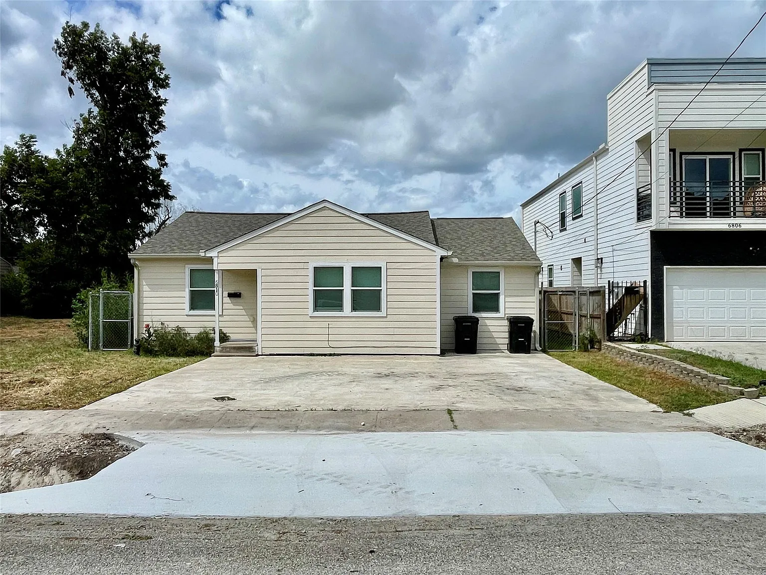 4 bed, 2.0 bath, 1692 sqft, $1,900 — Photo 2