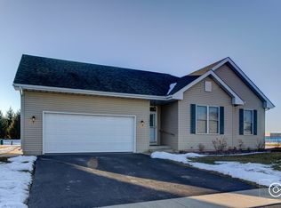 401 Preserve Dr, Genoa, IL 60135