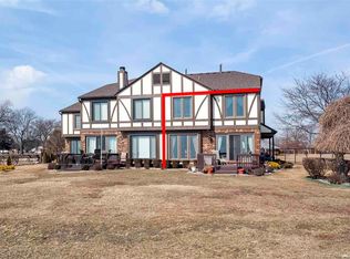 101 Lac Sainte Claire Dr, Saint Clair Shores, MI