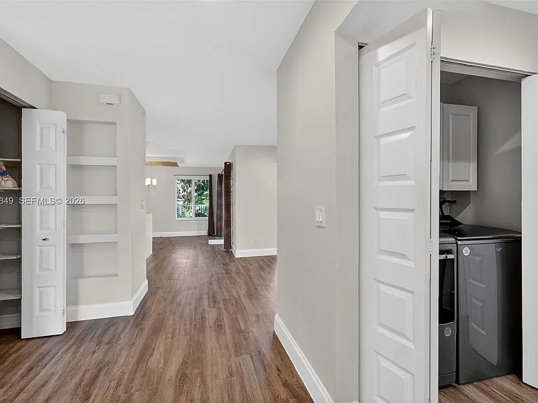 1603 W Harmony Lake Cir — Photo 9