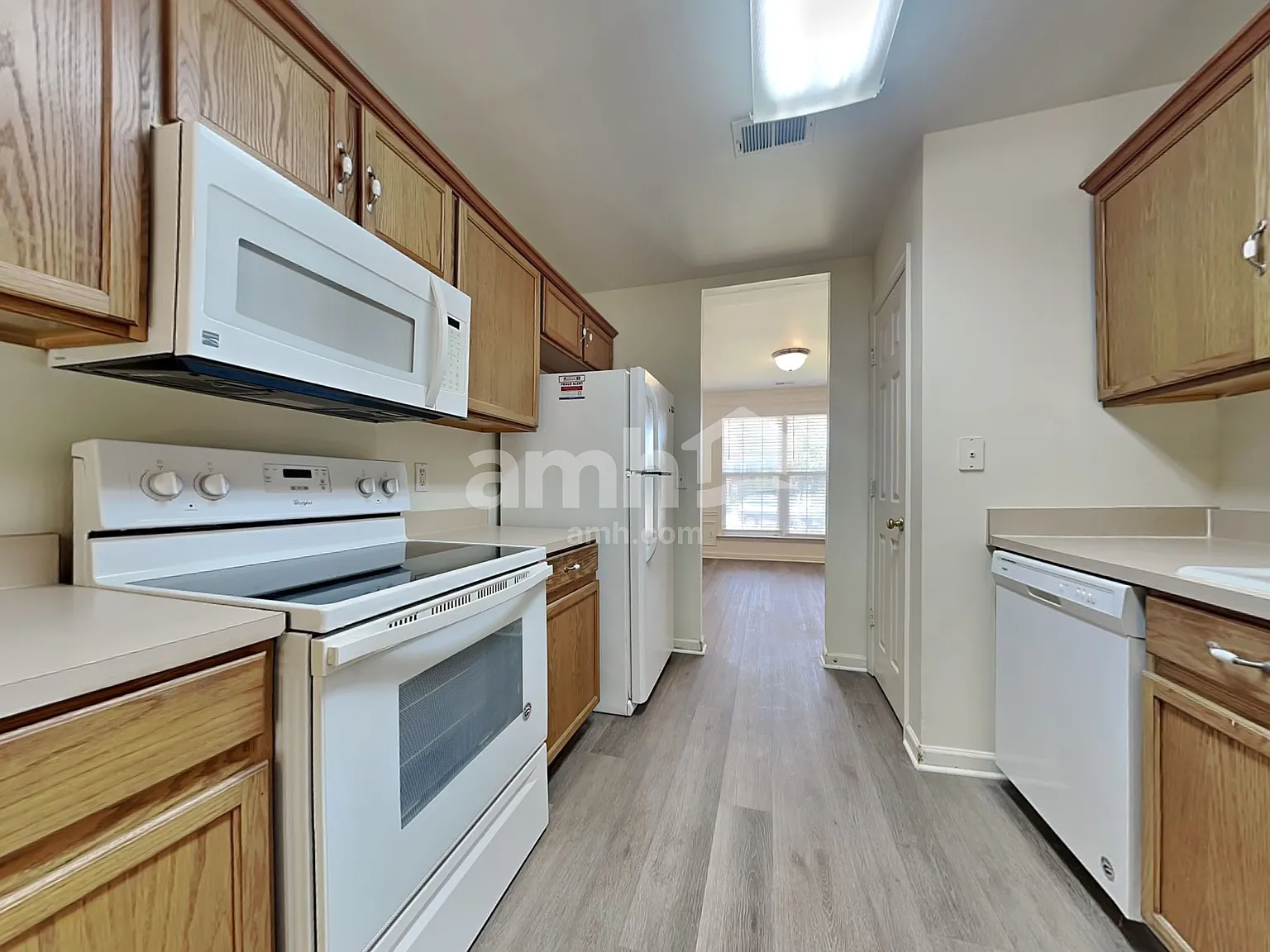 3 bed, 2.5 bath, 2073 sqft, $2,595 — Photo 4