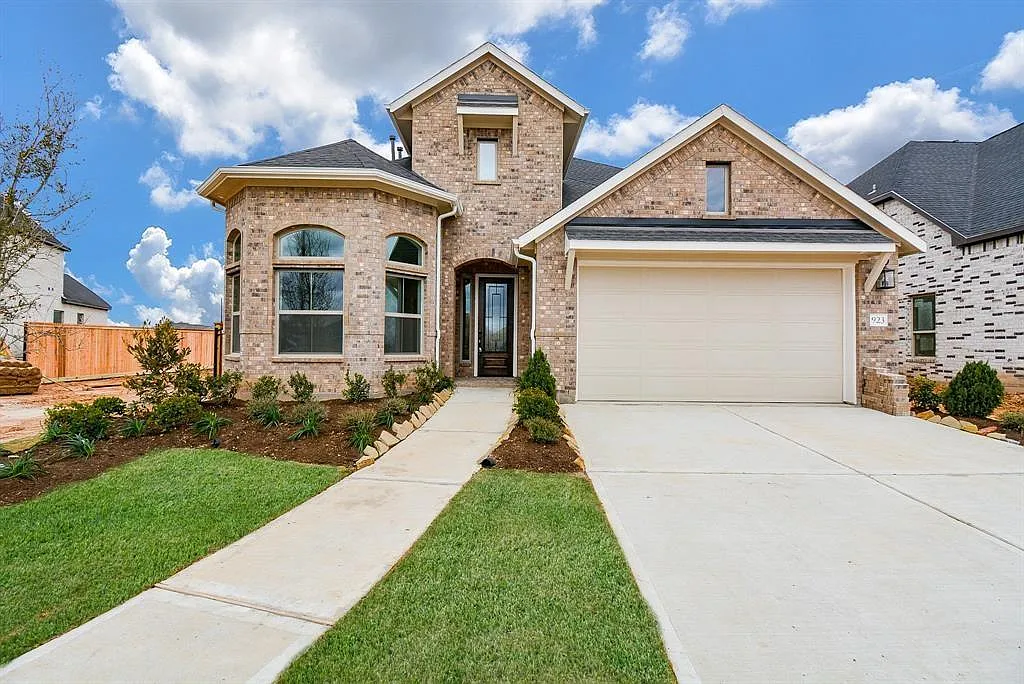 4 bed, 3.0 bath, 3122 sqft, $3,450 — Photo 3