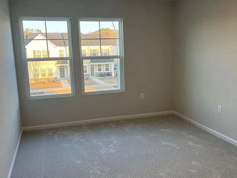 2236 Kasota Ln — Photo 26