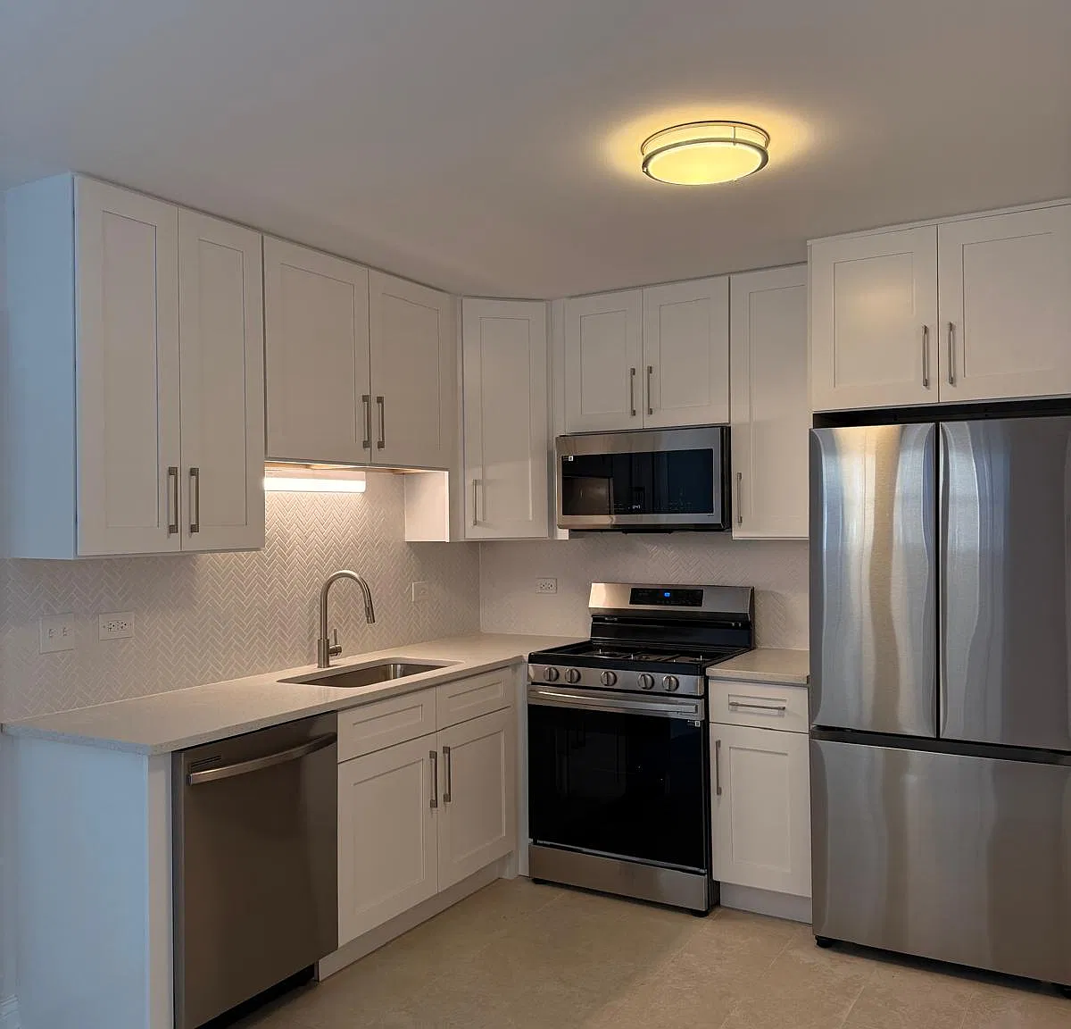2 bed, $1,900 — Photo 3