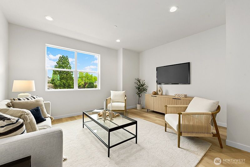 2nd image of 767 7th Avenue NW