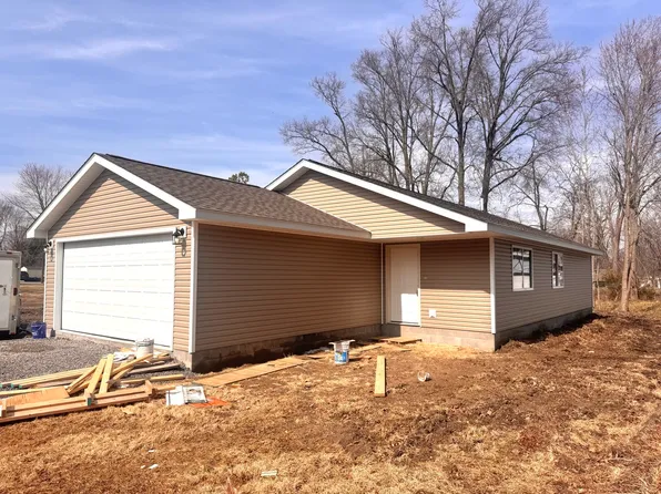 817 W Stotlar St, Herrin, IL 62948