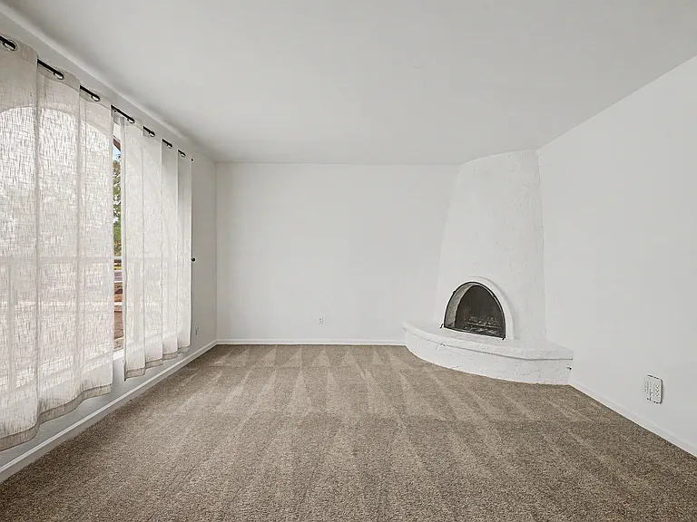 15837 N 47th Pl — Photo 11