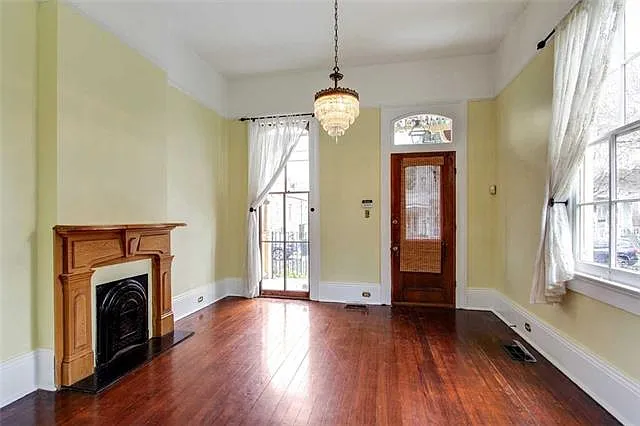 229 Bermuda St — Photo 3