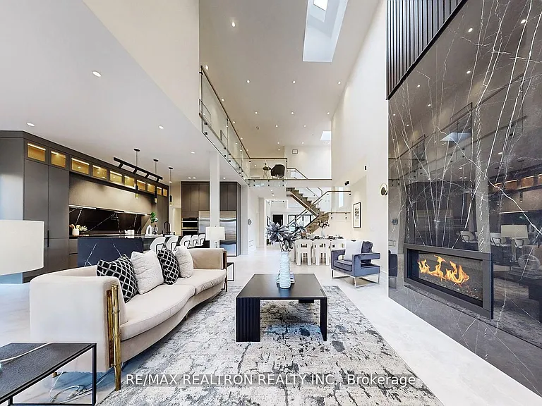 84 Murray Dr — Photo 6