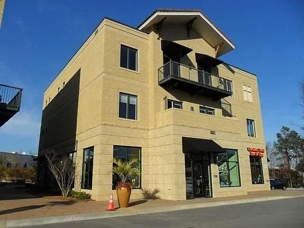 1221 Bower Pkwy #212