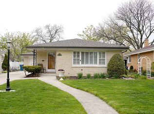 916 S Saylor Ave, Elmhurst, IL