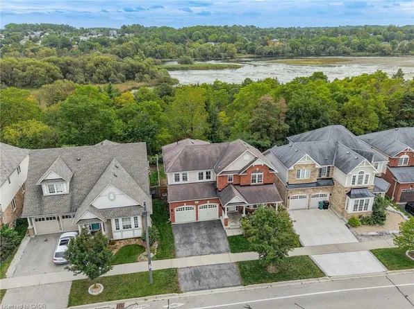 94 Baldwin Dr, Cambridge, ON N3C 0B4