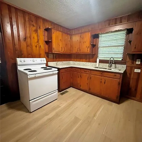 6440 Gordon St #B — Photo 3