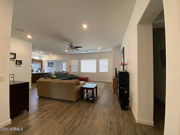 4th image of 21728 E Waverly Dr