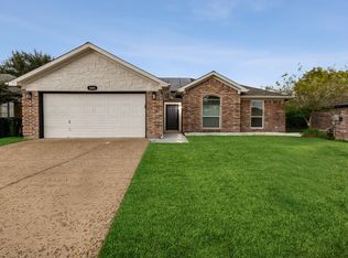 1011 Valley Branch Dr, Arlington, TX 76001