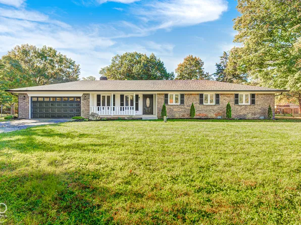 6894 Crown Dr, Brownsburg, IN 46112