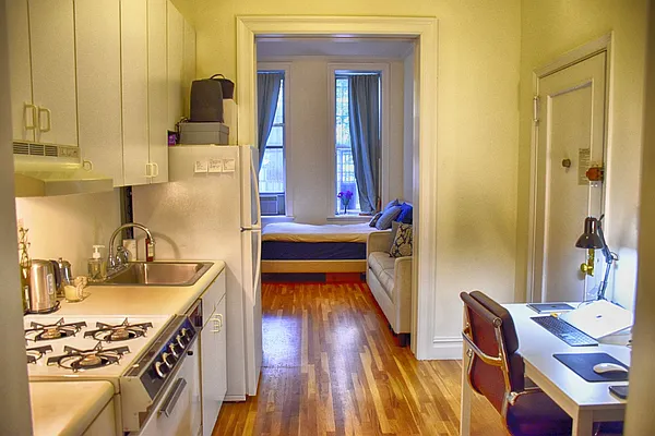 Rented by Compass | media 27